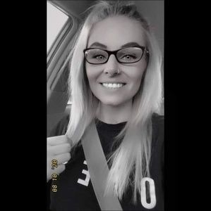 Meet your Posher, Stefanie